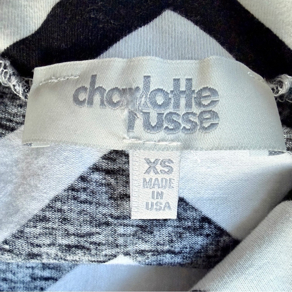 Charlotte Russe- Chevron Mini Skirt (sz xs) Like New - Picture 4 of 6